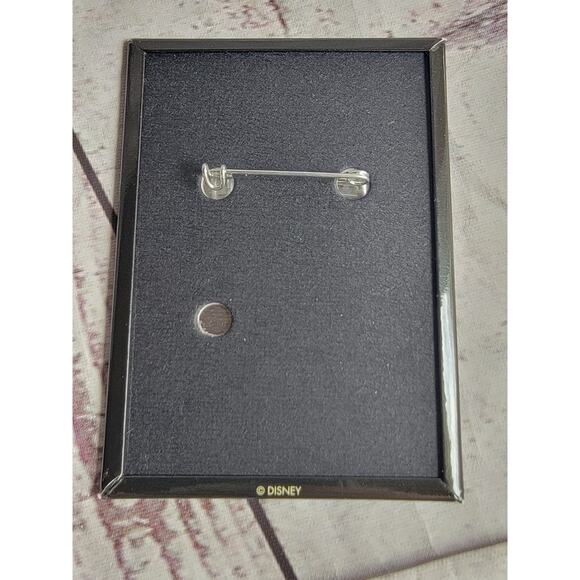 Disney Tiny Kingdom The Disney Store Promotional Cast Pin Back Button - Picture 3 of 3